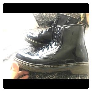 Doc Martens Womens Size 6